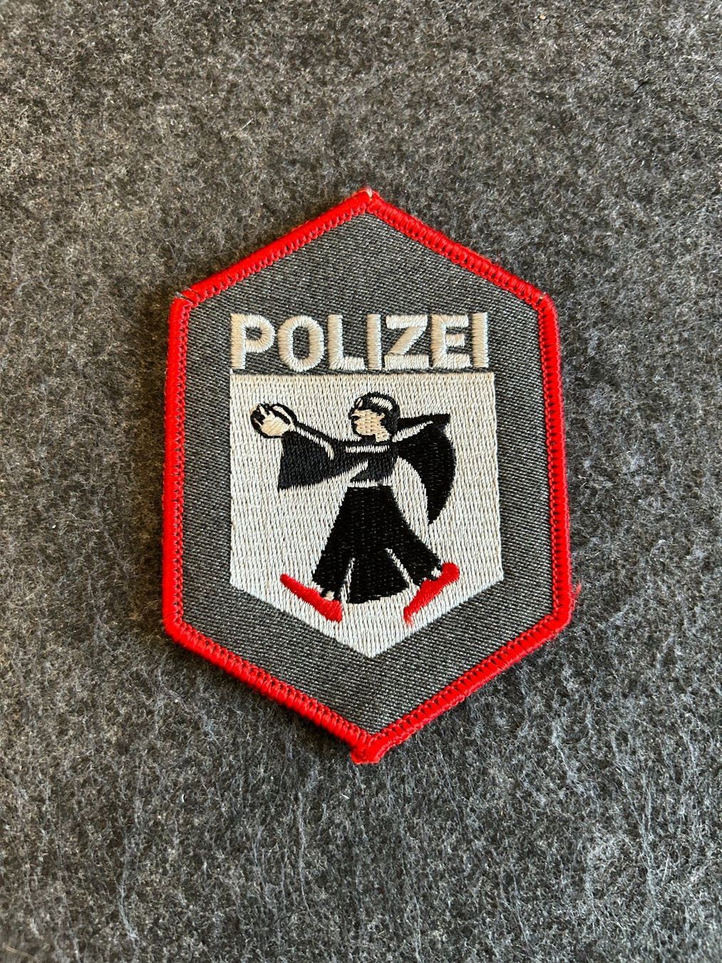 Placchette & Badge: Patch, BL, Polizei Münchenstein – Usato da Berikon venduto da DGC-1995