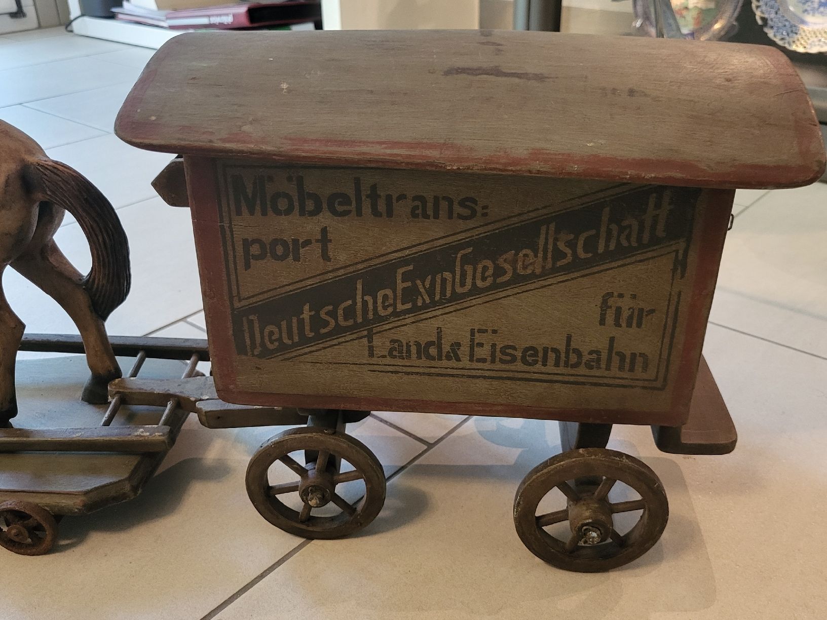 Spielzeuge: Antik Pferdegespann mit Wagen handbemalt  – Gebraucht aus nunningen von mic_88k2