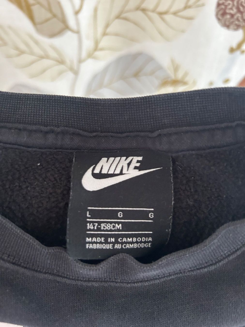 Pullover & Sweatshirts: Nike Sweatshirt 147-158 – Gebraucht aus Volketswil von gle_6ftt 1
