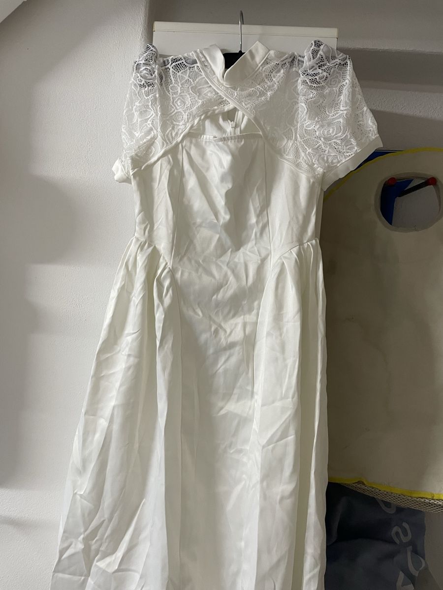 Robes et jupes: Kleid – Neuf (Voir description) à Brugg AG par Stony64