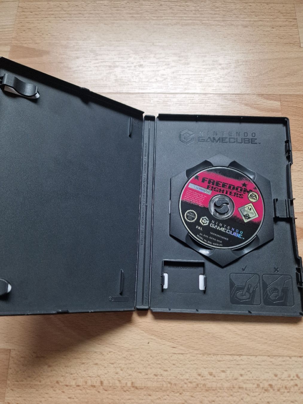 Jeux: Freedom Fighters Nintendo GameCube Spiel gut Deutsch – D'occasion à Fahrwangen par luk_bhw7 1