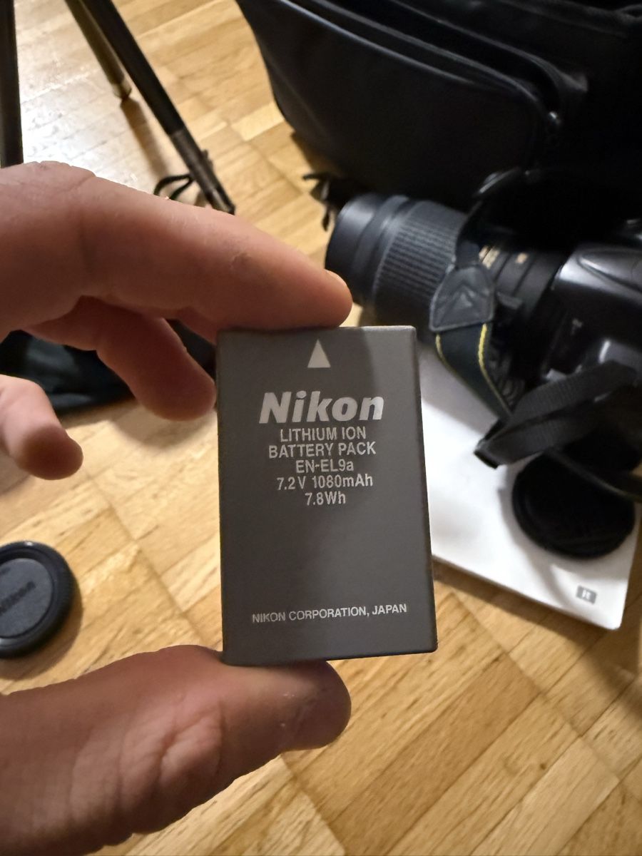 Nikon Appareil photo: Nikon D5000 / treppiedi /2 obbiettivi – D'occasion à Chiasso par she_9rhj 9