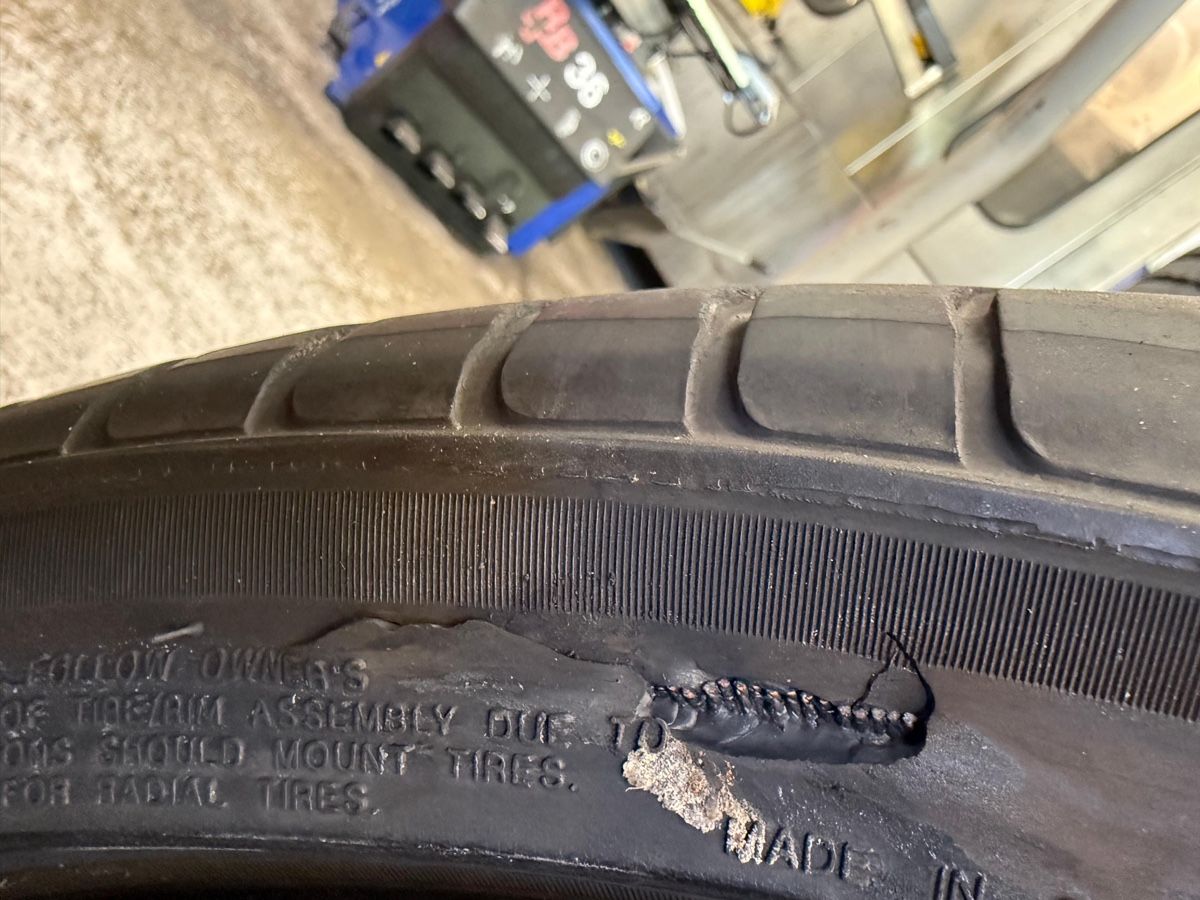 Pneus & Kompletträder: 4x Alufelgen Porsche schwarz mit Sommerreifen! 295/30r22 – Gebraucht aus Oberrohrdorf von dia_r9l9 4