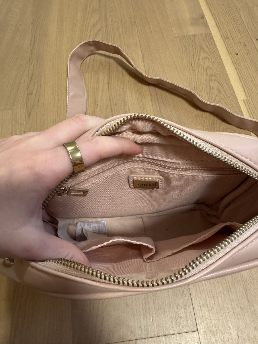 Guess Borse da donna: Guess Tasche – Usato da Malans GR venduto da leo_mz7w 2