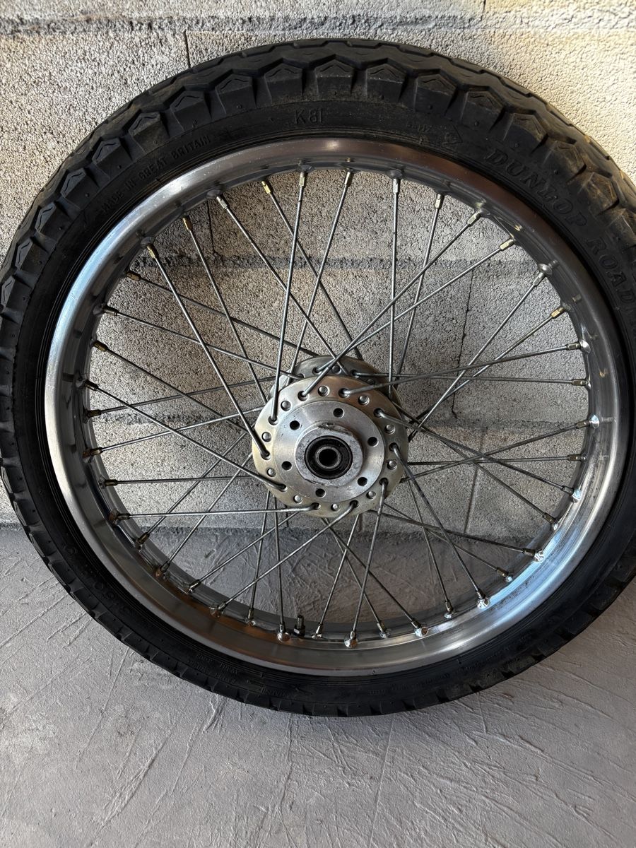 Tutti i ricambio per moto: Roue moto à rayons 19 " – Usato da La Neuveville venduto da MaSandri