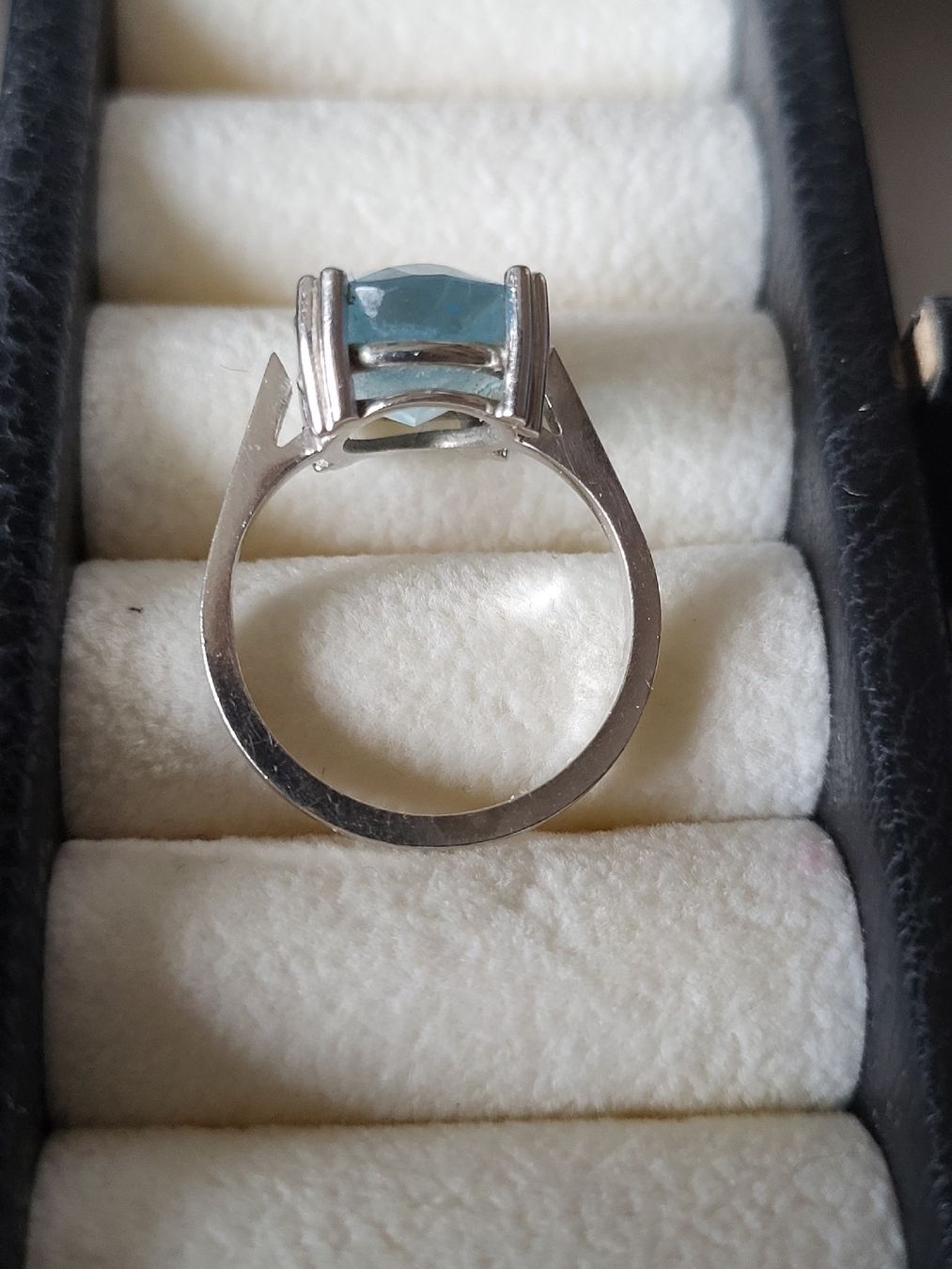 Anelli: Angefertigter Ring mit einem Aquamarin – Usato da stäfa venduto da brandy66 1