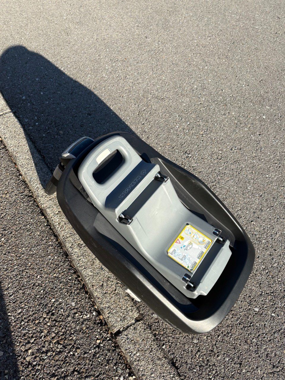 Maxi-Cosi Sièges auto: Maxi Cosi FamilyFix mit Isofix – D'occasion à Ruswil par Tigerfighter7 1