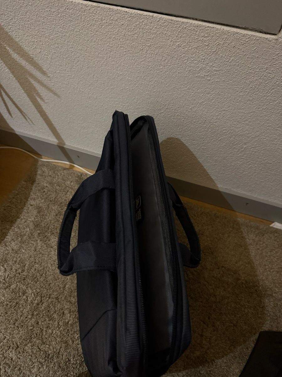 Taschen: Rivacase Laptop Bag – Gebraucht aus Hedingen von luk_d9sh 1