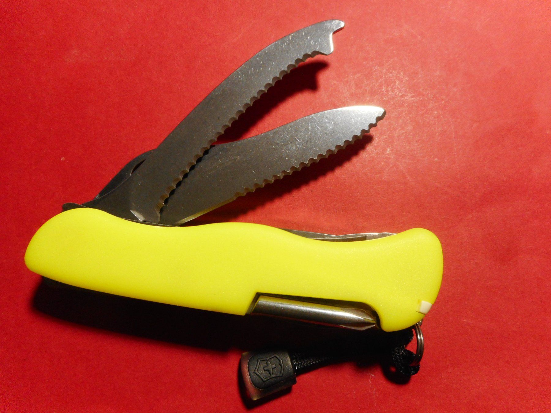 Victorinox Coltelli tascabile: Victorinox  RescueTool  vertical – Nuovo (secondo la descrizione) da Rotkreuz venduto da Hubbil 1