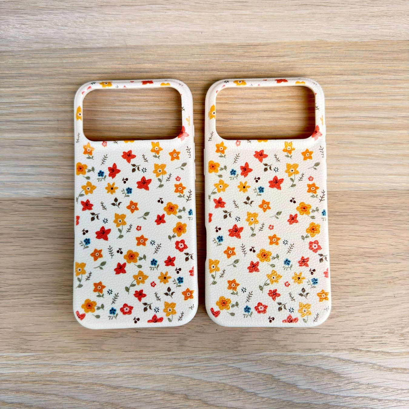 Apple Cover & Protezioni schermo: Coque iPhone 17 Pro Max motif floral blanc – Nuovo e nell'imballaggio originale da Thônex venduto da Suisse.Shopping 5