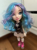 Puppe mit bunten Haaren guter Zustand