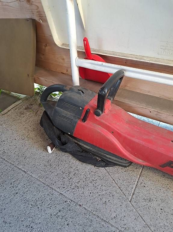 Laubbläser & Laubsauger: Laubbläser/Sauger elektr. – Gebraucht aus zollbrück von steinerw01
