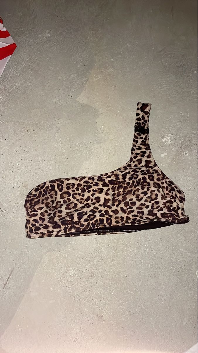 Top: ALLES RAUS Bikini Oberteil Leo  – Usato da Kloten venduto da simones.thriftshop