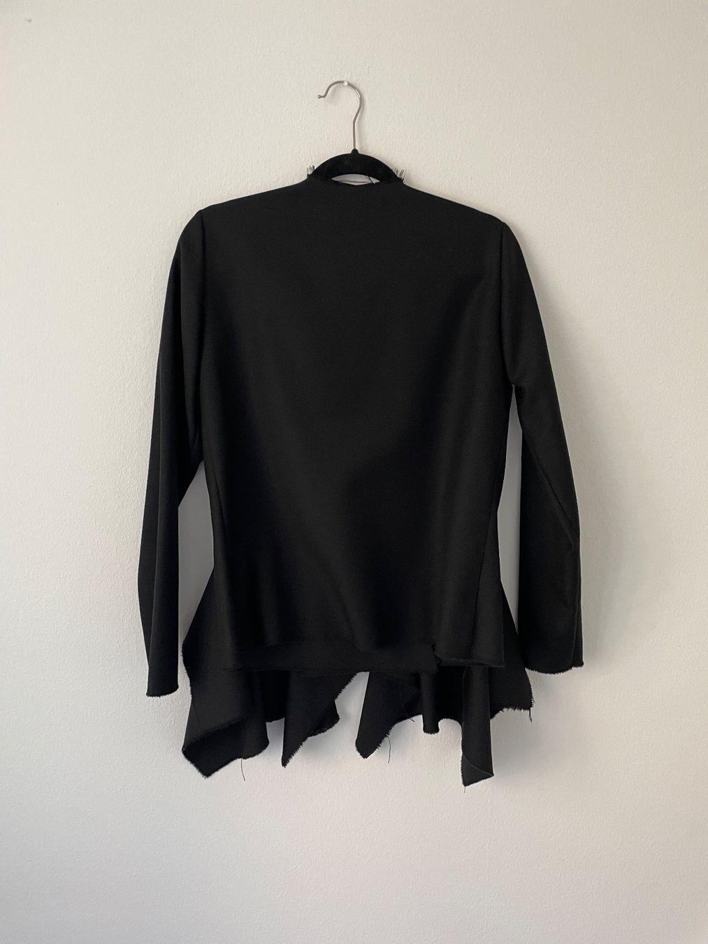 Giacche: Designerjacke Schwarz S 100% Wolle Statement Piece – Usato da Uetikon am See venduto da happywishes 3