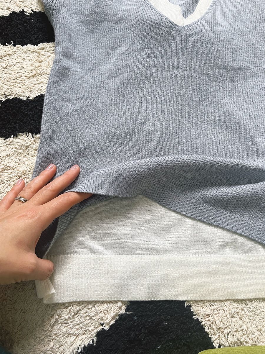 Top: Comfy wool silk blend  Top with V-Neck s – Nuovo (secondo la descrizione) da Basel venduto da 550_ckp6 3