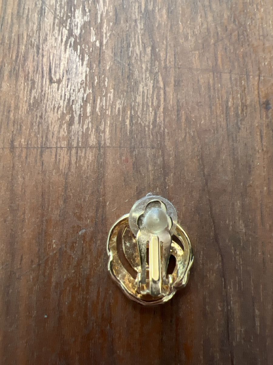 Orecchini pendenti & Orecchini a lobo: Goldene Vintage Ohrclips, einzeln – Usato da Basel venduto da oppo99 1