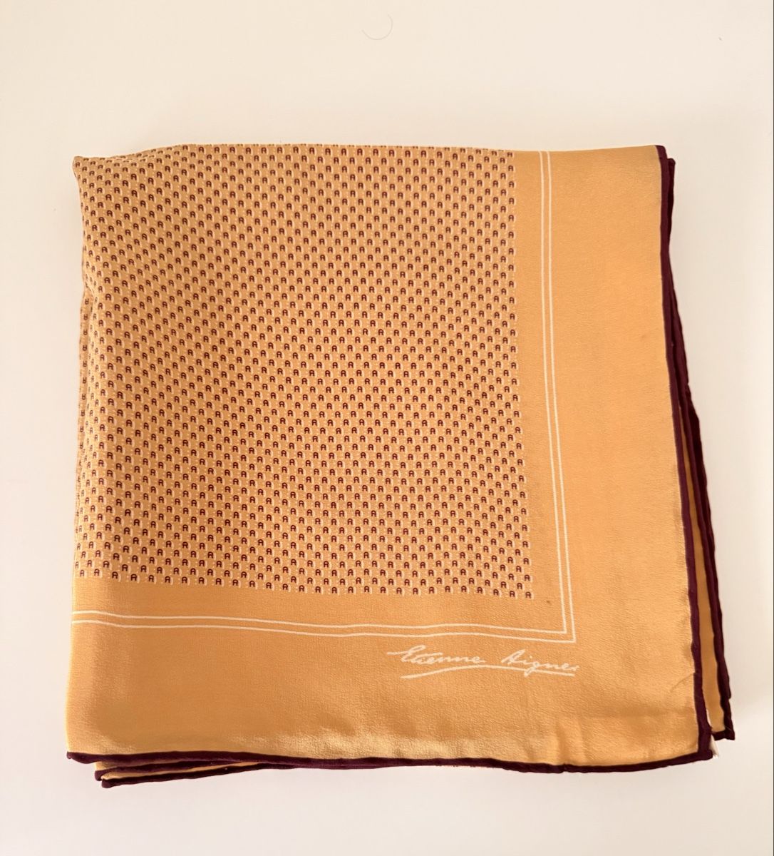 Aigner Foulard & Sciarpe: Vintage Etienne Aigner Silk Scarf – Usato da Zollikerberg venduto da MK-13