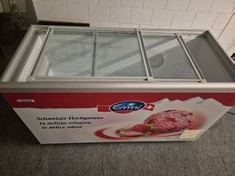 Grosse Tiefkühltruhe