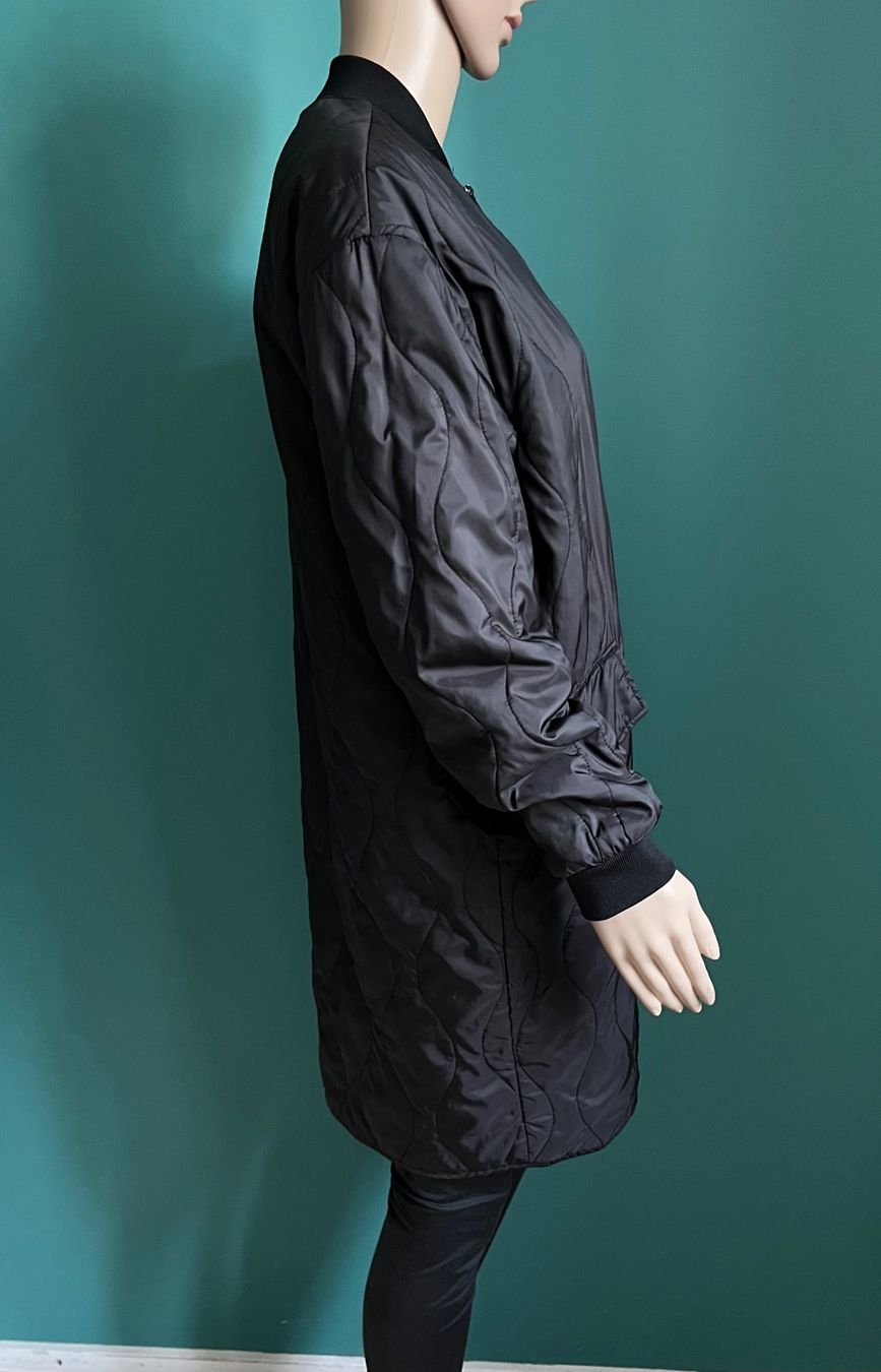 H&M Giacche: schwarze H&M Steppjacke 🖤 – Usato da Zürich venduto da ClosetQueen 3