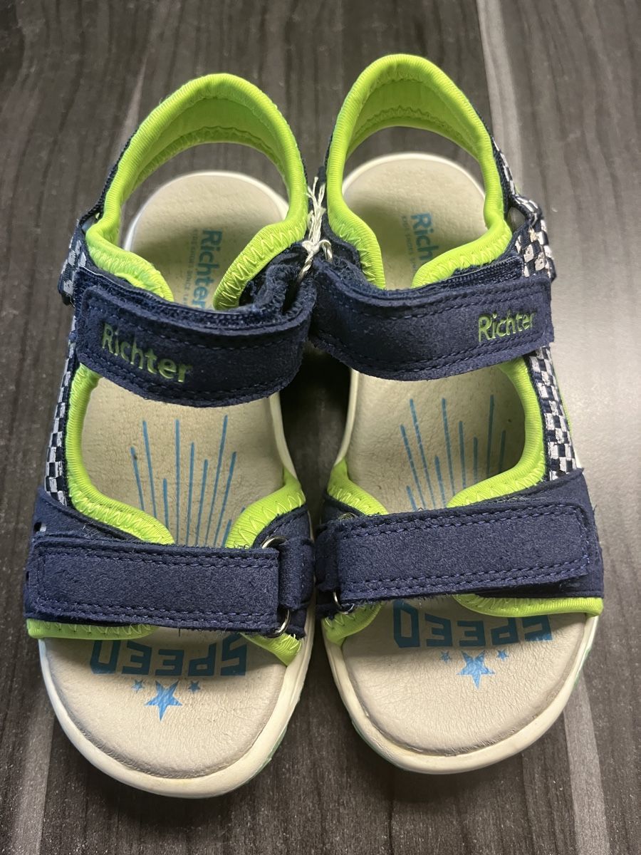 Schuhe für Jungen: Sandalen Grösse 27 – Gebraucht aus Unterkulm von Swissbmwdriver