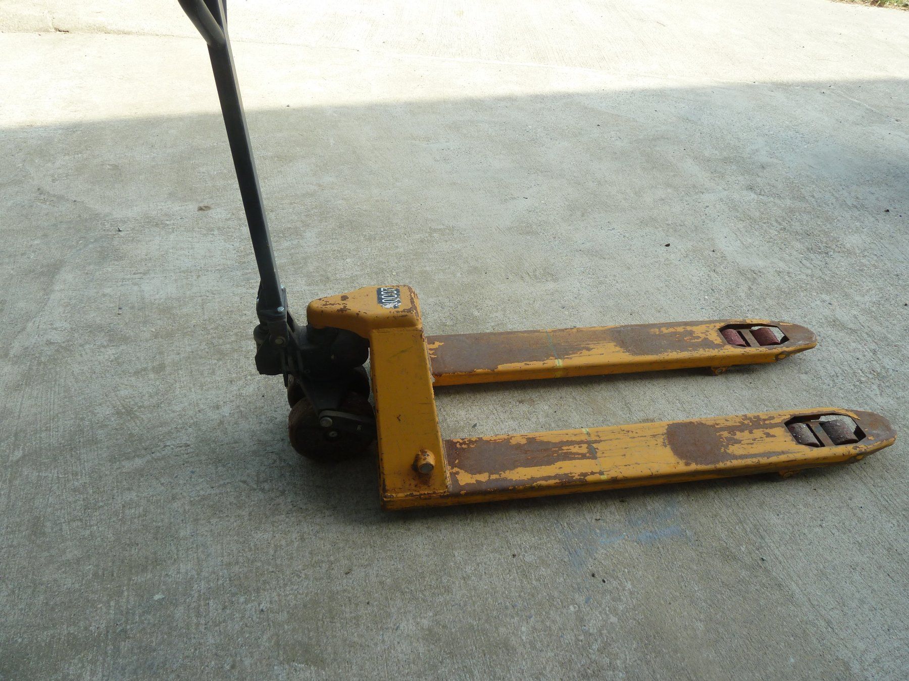 Carrelli elevatori e a forche: 2 transpalettes – Difettoso da Russy venduto da Guenefle 7