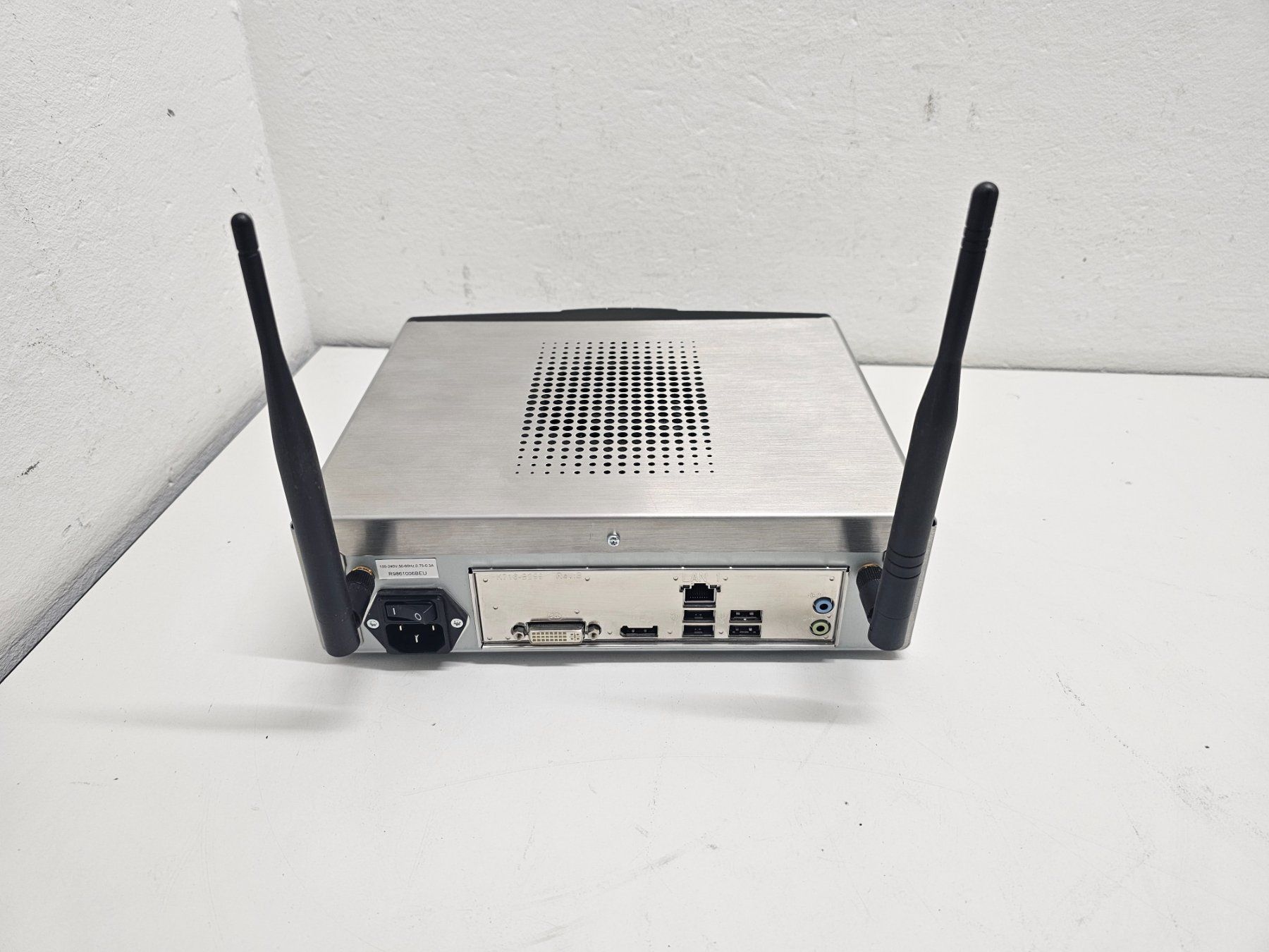 PC: Barco CSC-1 BIM Base Unit 4x Buttons – Usato da Niederdorf venduto da LeptonAG 5