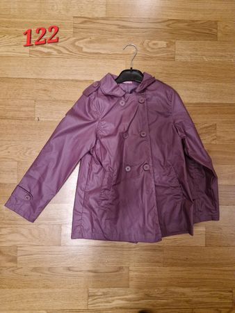 veste jamais porté taille 122