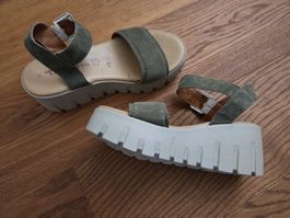 Tamaris Sandale / Sandalen grün Gr. 37 neuwertig