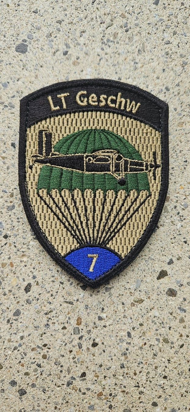 Schweizer Armee Placchette & Badge: *** Badge Luftwaffe mit klett *** – Nuovo e nell'imballaggio originale da Riedholz venduto da fr_sIruP