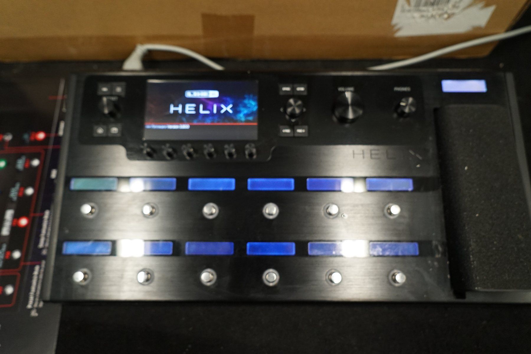 Line 6 Strumenti musicali: Line6 Helix Guitar Processor Multieffektgerät für E-Gitarre – Usato da Ortschwaben venduto da Musictrade 1