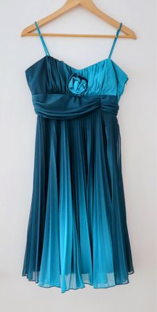 Festliches Kleid in petrol und türkis