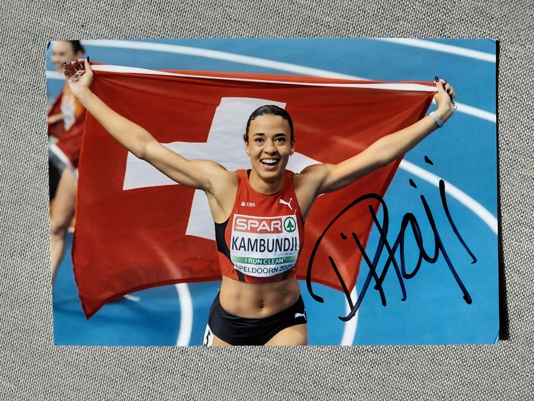 Autografi: Autogramm Ditaji Kambundji – Usato da Schmerikon venduto da Olympia04