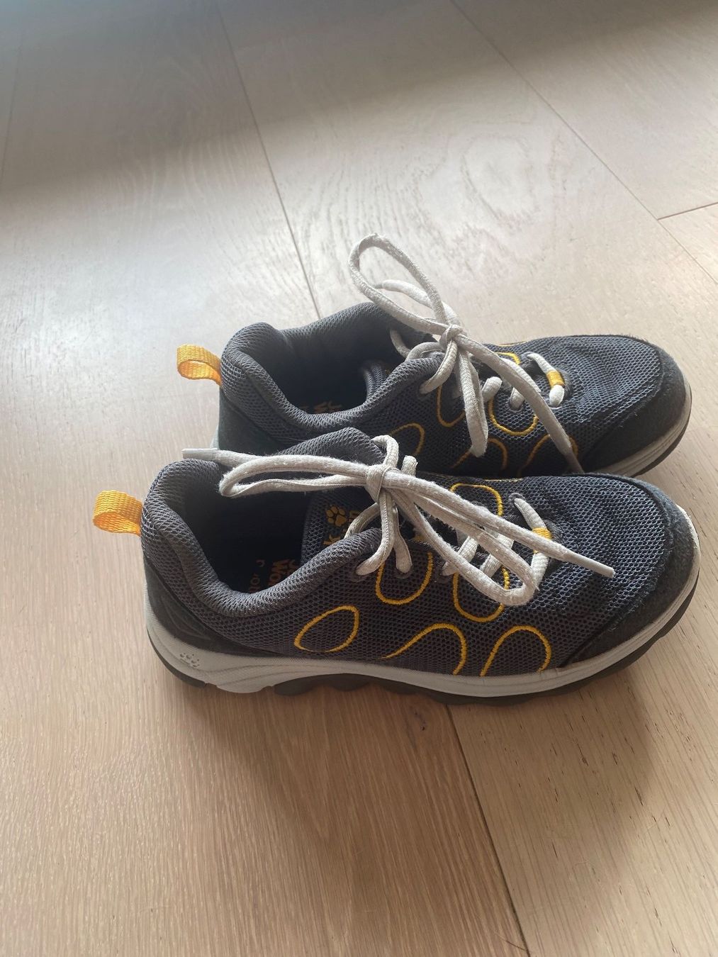 Jack Wolfskin Schuhe für Jungen: Wanderschuhe von Jack Wolfskin, Gr. 33 – Gebraucht aus Anières von elenafred 1