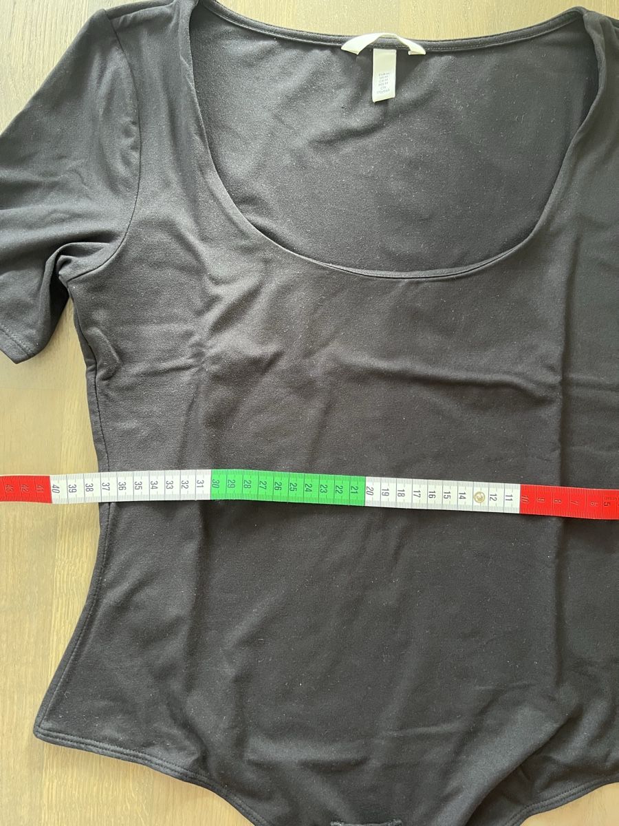 H&M Top: Schwarzer H&M Body – Usato da Kriens venduto da Krienserin_T 2