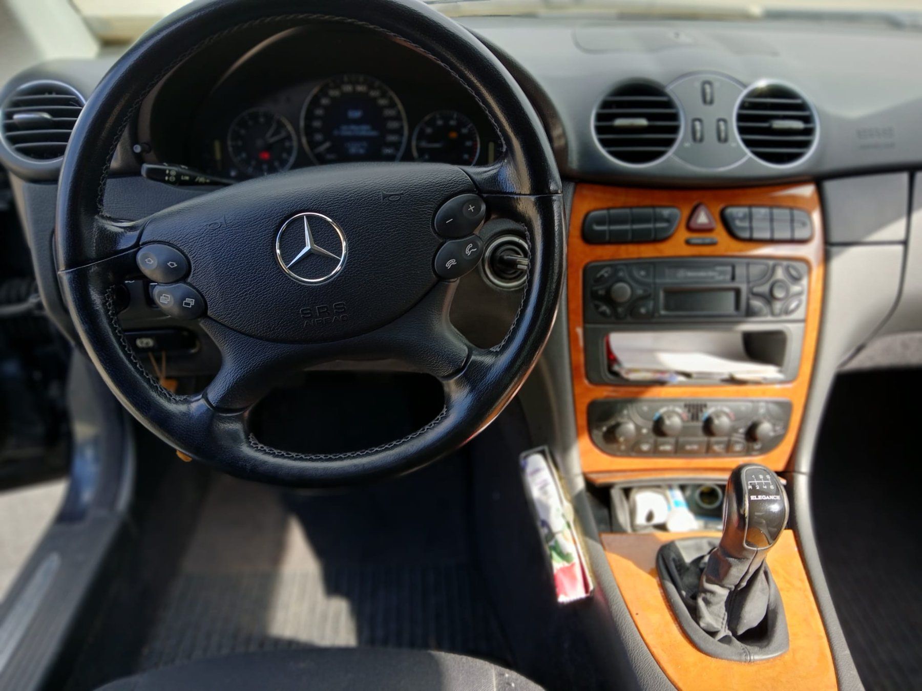 Mercedes-Benz Autos: Mercedes-Benz CLK 200 Kom. – D'occasion à Lausanne par  4