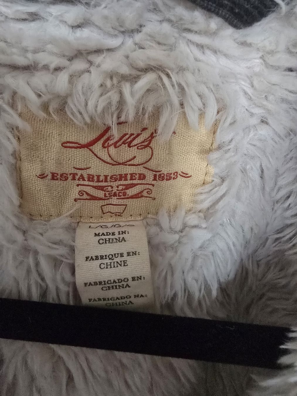 Levi's Giacche: Levi's Jacke schwarz mit Fellfutter Gr. L eher M – Usato da Thalwil venduto da Nikkita2 2