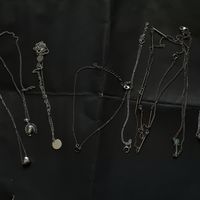 lot de colliers fins argentés 