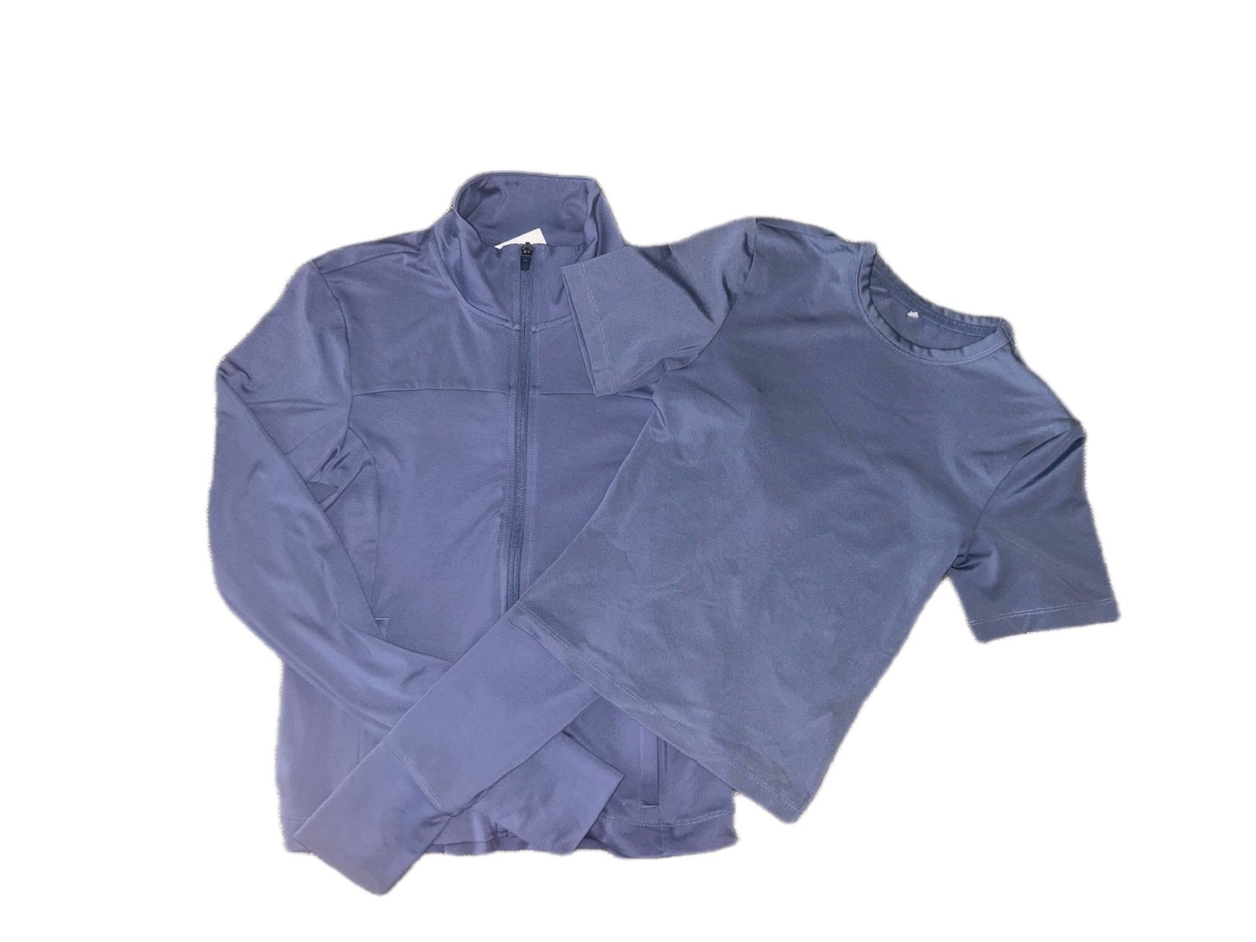 H&M Lotti di vestiti: Hellblaues Sportoberteil + Sportjacke – Usato da Jona venduto da c.ba35392