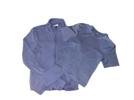 Hellblaues Sportoberteil + Sportjacke