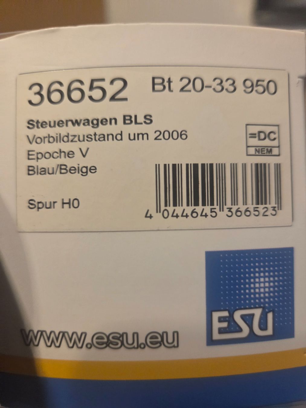 2 ESU BLS Steuerwagen mit Figuren 36652 und 36660 (Neu (gemäss ...