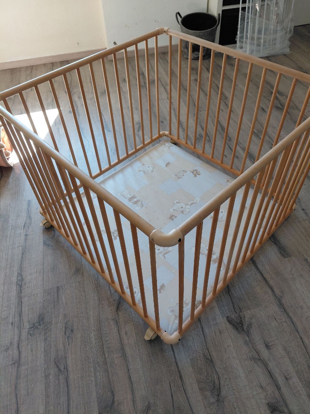 Geuther Box & Barriere di sicurezza: Geuther Holz-Laufgitter – Nuovo (secondo la descrizione) da Dulliken venduto da liv_b665