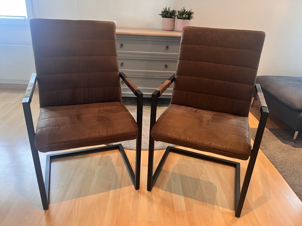Sedie: 2 Esszimmerstühle braun Metallgestell Lederoptik – Usato da Kägiswil venduto da Jen88