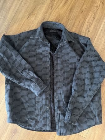 Balenciaga Hemdjacke schwarz Logo Muster Grösse 50
