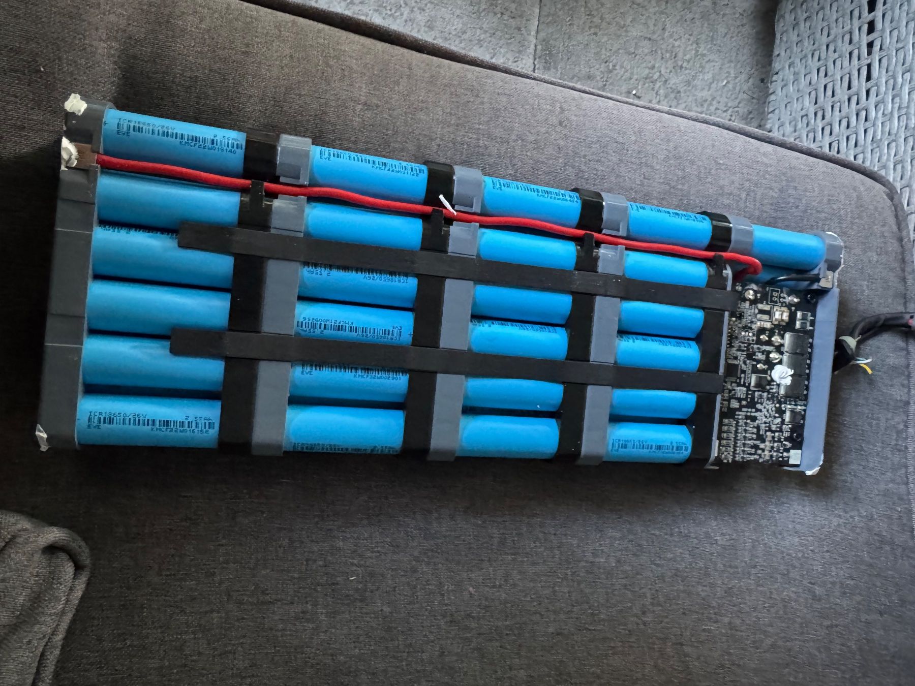 LG Batterie: Akku 48 V 12 amp – Usato da Zürich venduto da ale_ymf6 1