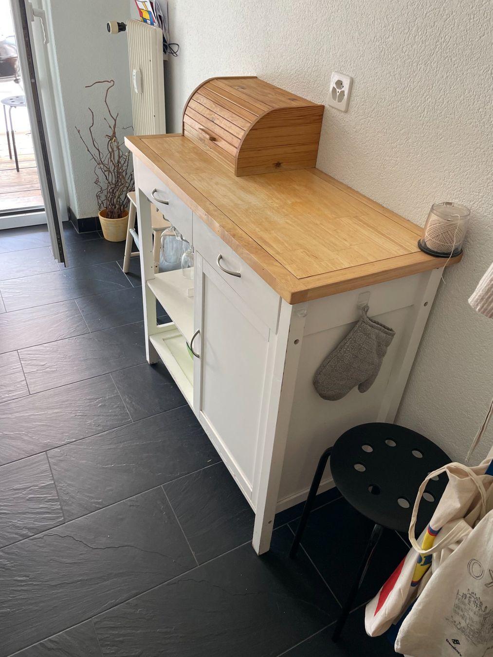 Ikea Möbel & Einrichtung: IKEA kitchen island / kitchen trolley with wooden worktop – Gebraucht aus Zürich von carlaferico 2
