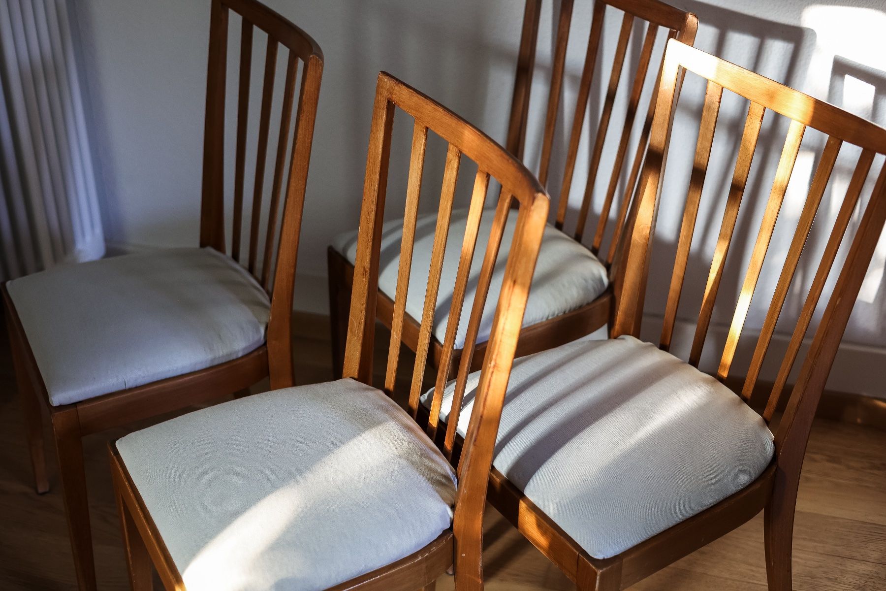 Stühle: 4 restaurierte Vintage-Stühle – Gebraucht aus Bern von QualitySecondHand 1
