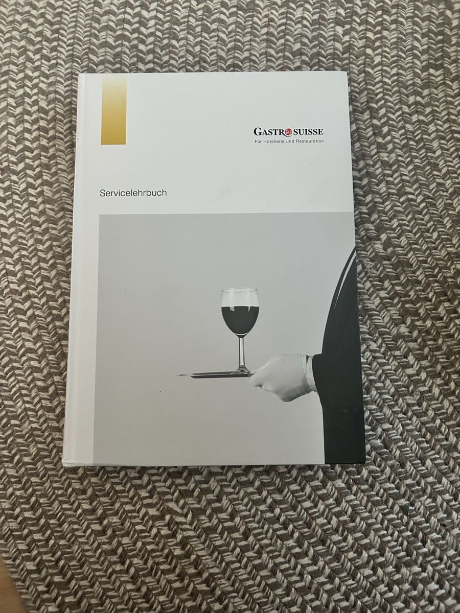Libri: Servicelehrbuch – Usato da Aarberg venduto da lep_qc92