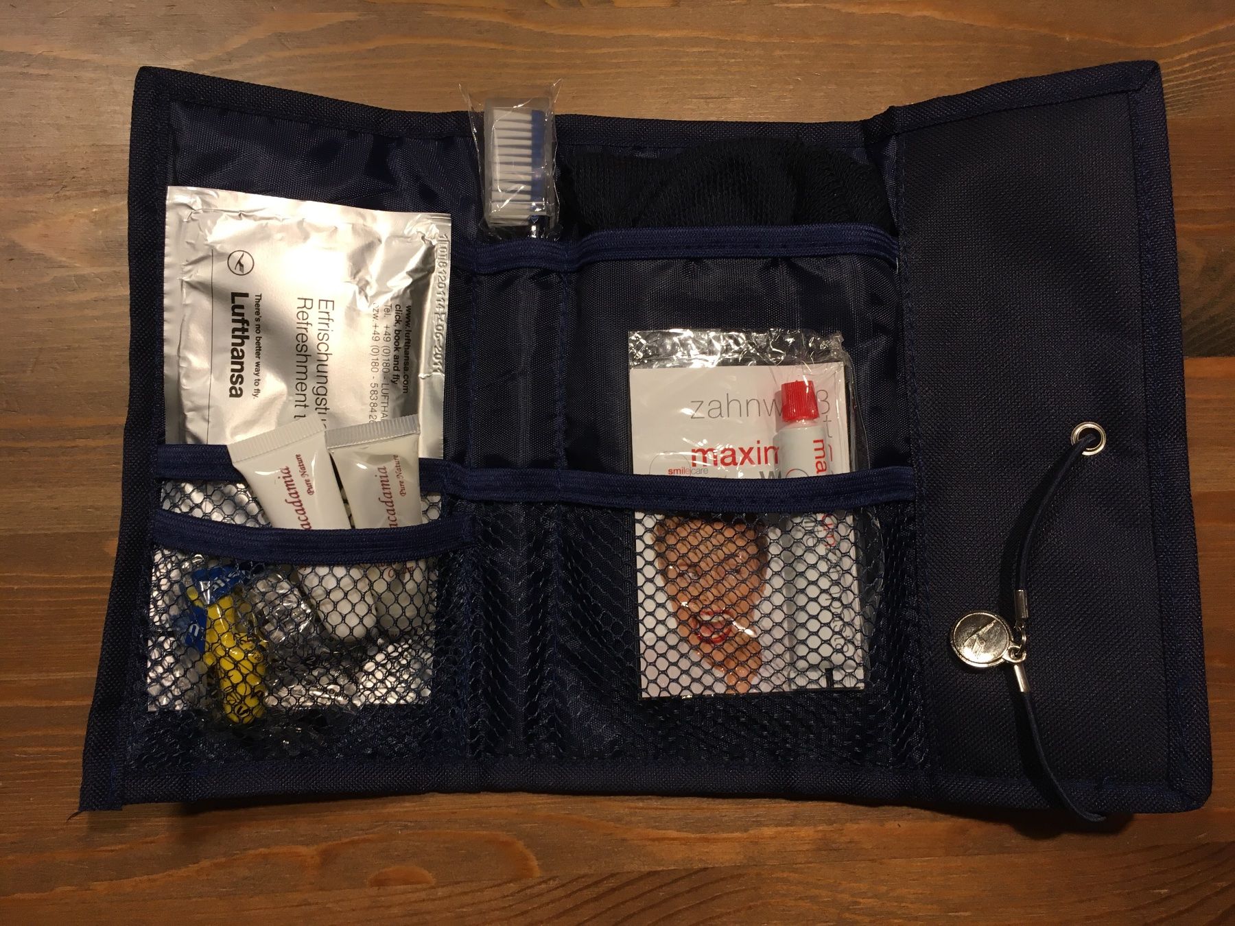 Kosmetikkoffer: Lufthansa Amenity Kit - Necessaire - Toiletry Bag – Neu (gemäss Beschreibung) aus Altdorf UR von Mini037 1