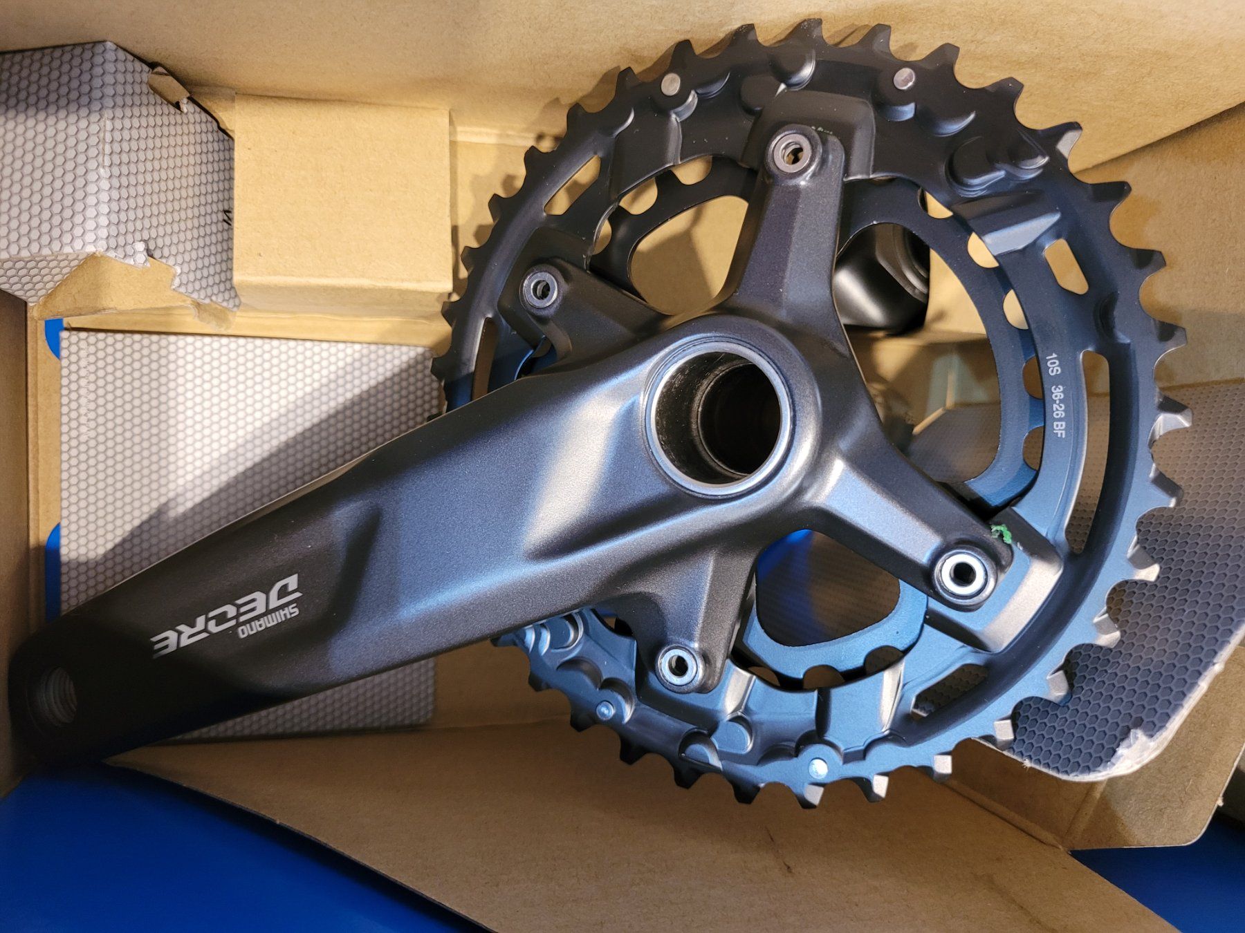 Pezzi di ricambio: Pédalier Shimano Neuf – Nuovo e nell'imballaggio originale da Montreux venduto da scotti1968 1