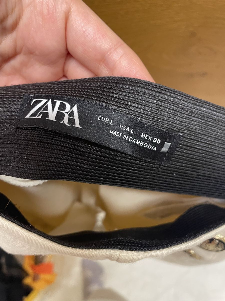 Zara Pantaloni: Zara pantaloni streatching L – Usato da murten venduto da Ester09 2